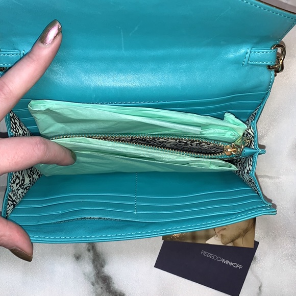 🎒 NWT Sea Green Studded Wallet on a Chain Rebecca Minkoff - Picture 11 of 16